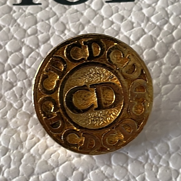 Dior Button Bundle - Picture 5 of 5